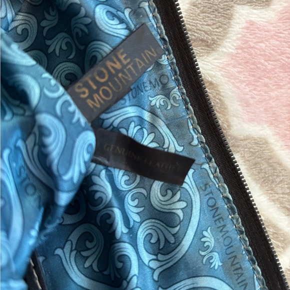 Stone Mountain Black Genuine Leather Shoulder Bag with Blue Paisley Interior - Picture 3 of 7
